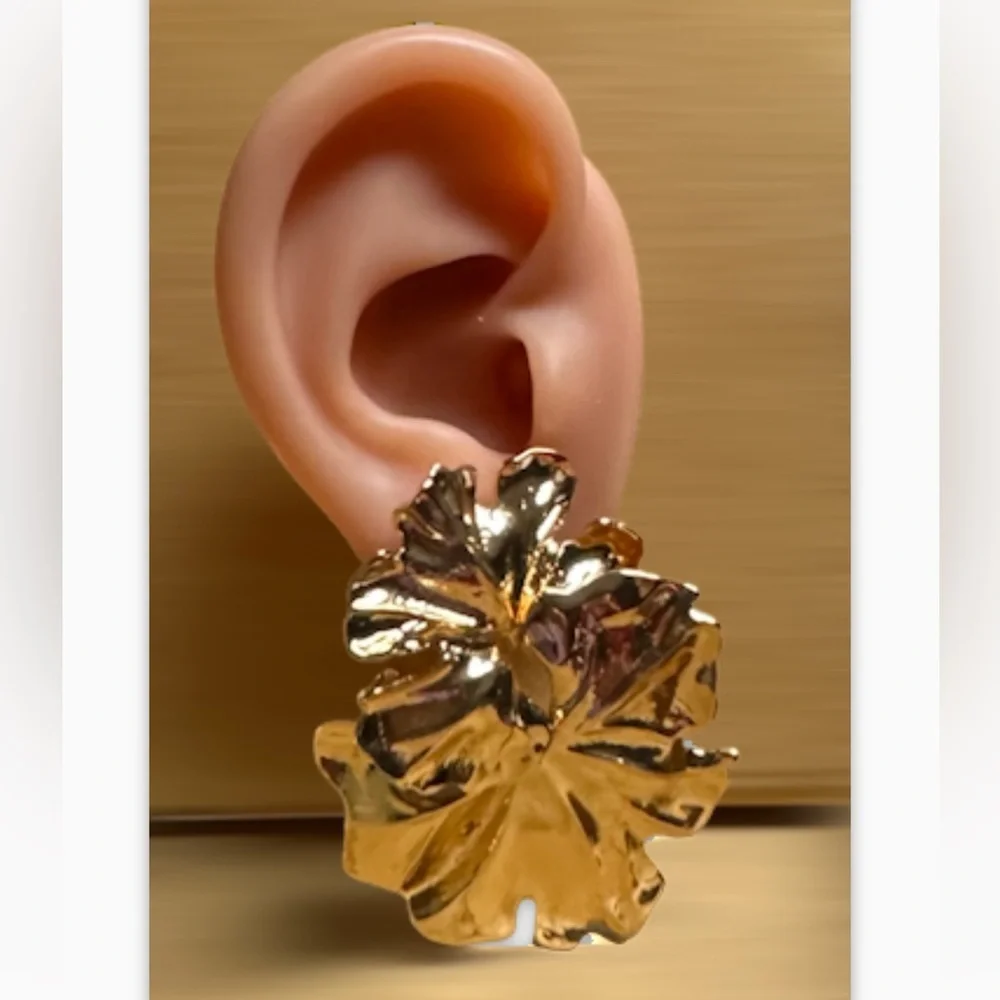 Zara bohemian metallic floral earrings
